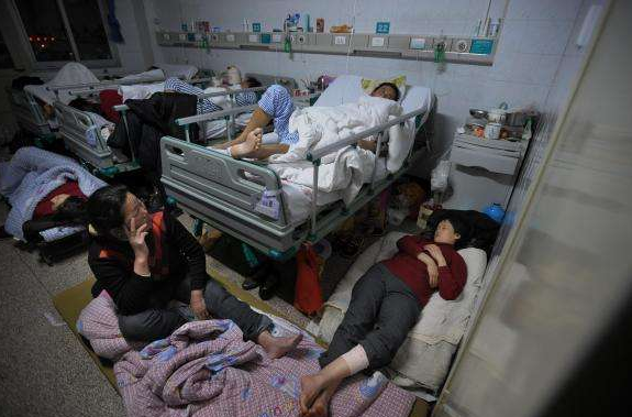 共享陪護床營造整潔舒適、安靜有序的病區環境