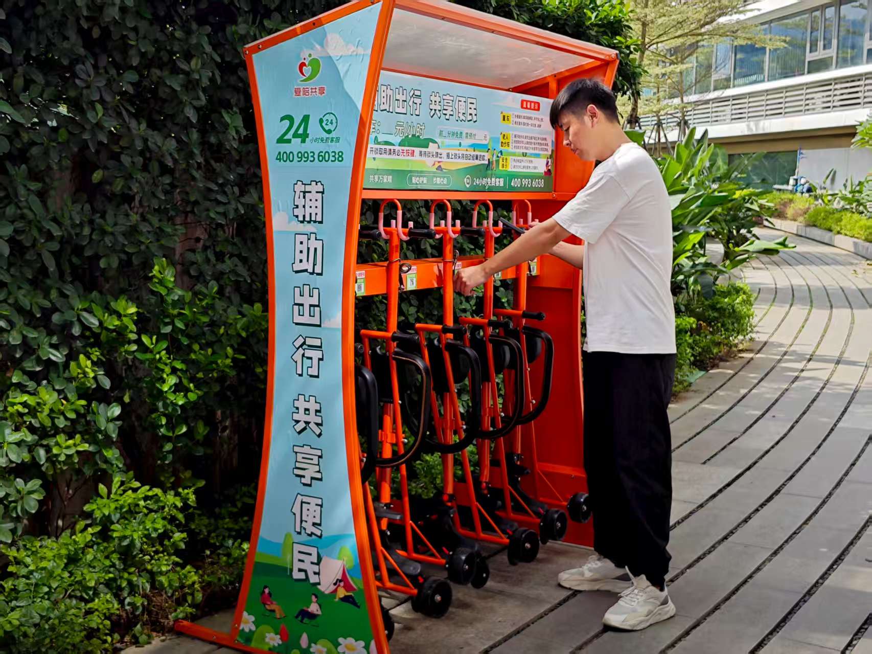 帶娃逛景區怕折騰？愛陪共享童車入駐，遛娃輕松沒負擔！